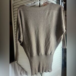 CASTING LA Chic Gold shimmer Women's light Sweater